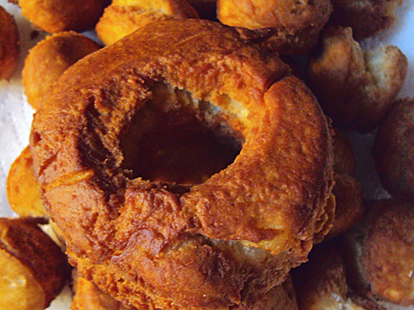 Apple cider doughnuts