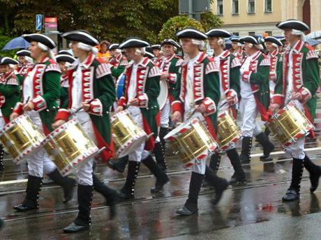 Photojourney to Oktoberfest Parade