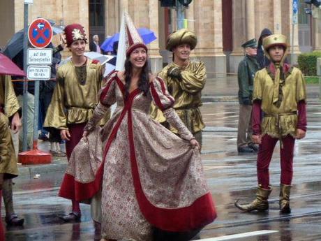 oktoberfest parade costumes 