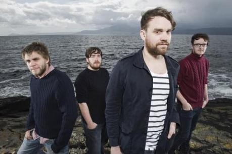 frightened rabbit new 11 550x365 FRIGHTENED RABBIT RELEASE BENEFIT ACOUSTIC SESSION [VIDEO]