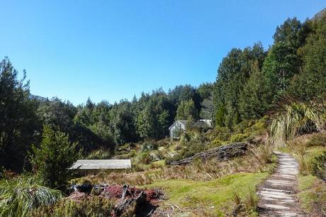 du cane hut overland track tasmania