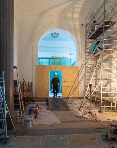 photo of construction in the Botanical Gallery building at the Jardin des Plantes