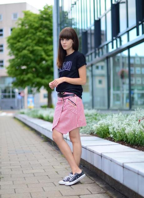 outfit converse stripe skirt black tee