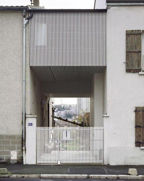 A Suspended Room by NeM Architectes