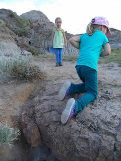 Summer MOMday: Campground Review - Dinosaur Provincial Park (Brooks, AB)