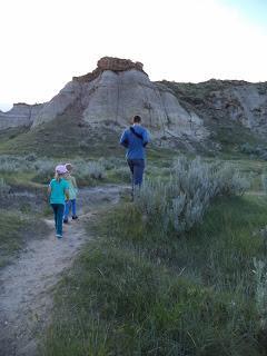 Summer MOMday: Campground Review - Dinosaur Provincial Park (Brooks, AB)