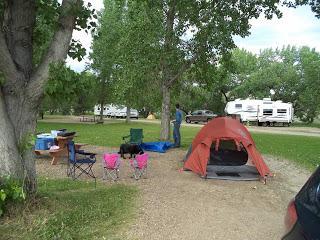 Summer MOMday: Campground Review - Dinosaur Provincial Park (Brooks, AB)