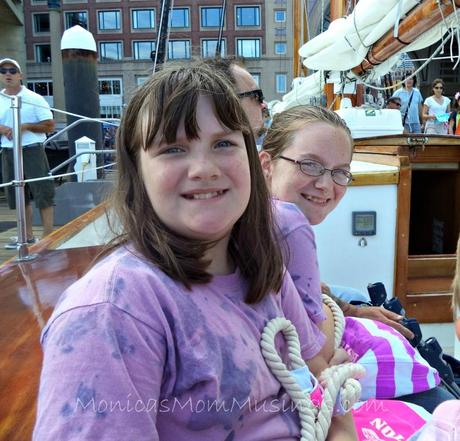 Cruising Boston Harbor With Classic Harbor Cruises