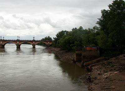 Underground, overground: tracking the river Devèze from Mérignac to Bordeaux