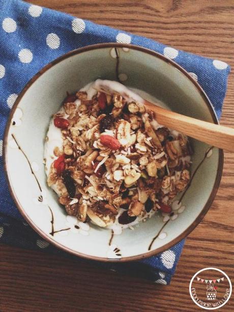 Granola with greek yogurt