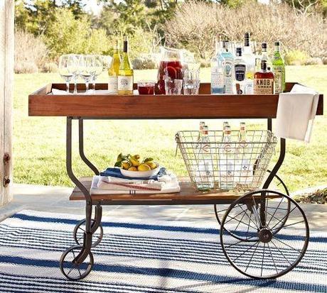 Simone Design Blog||Entertain in Style with a Bar Cart||www.simonedesignblog.com