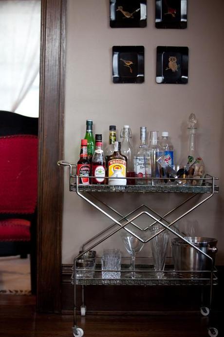 Simone Design Blog||Entertain in Style with a Bar Cart||www.simonedesignblog.com