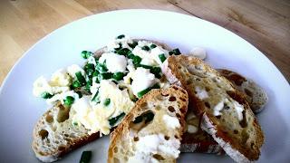 Fine bean, pea & mozzarella scramble