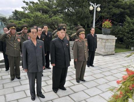 Kim Jong Un (1st row, C) visits the Chinese People's Volunteers Martyrs' Cemetery in Hoech'ang County, South P'yo'ngan Province on 29 July 2013 (Photo: Rodong Sinmun).