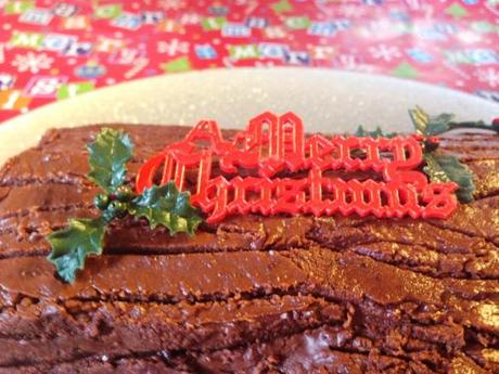a merry christmas cake decoration chocolate yule log recipe wooden tree trunk pattern in butter cream