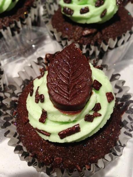 mint chocolate cupcakes with edible glitter and chocolate sprinkle chunks swirl icing