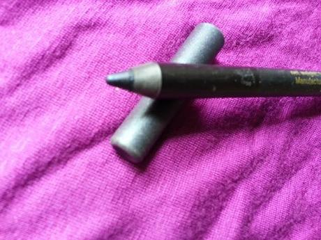Review Ikonic Gel Eyeliner Pencil Black Spark