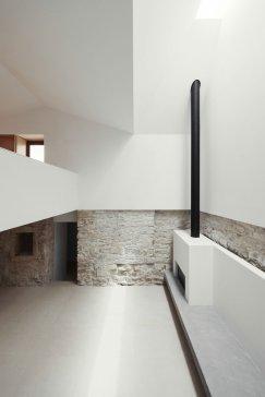 House in Serra de Janeanes by  João Branco