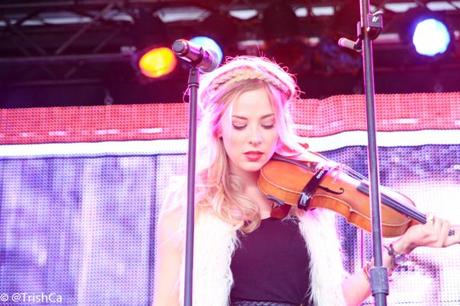 Mackenzie Porter Portrait Boots and Hearts 2013 [credit: Trish Cassling]