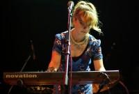 computer magic bowery 5 200x135 BODY LANGUAGE AND AVAN LAVA MADE BOWERY BALLROOM DANCE [PHOTOS]