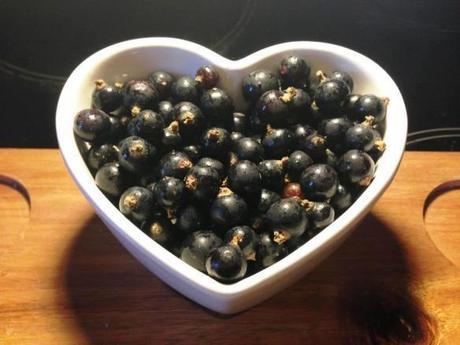 fresh blackcurrants british fruit harvest heart shaped bowl recipe ideas