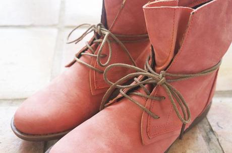 coral boots