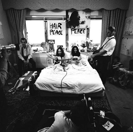 John_Yoko_The_Bed_In_Longshot_112_1