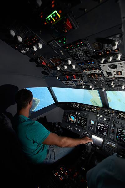 Jet Flight Simulator - Flying a Full Size Replica of a Boeing 737 Aeroplane!