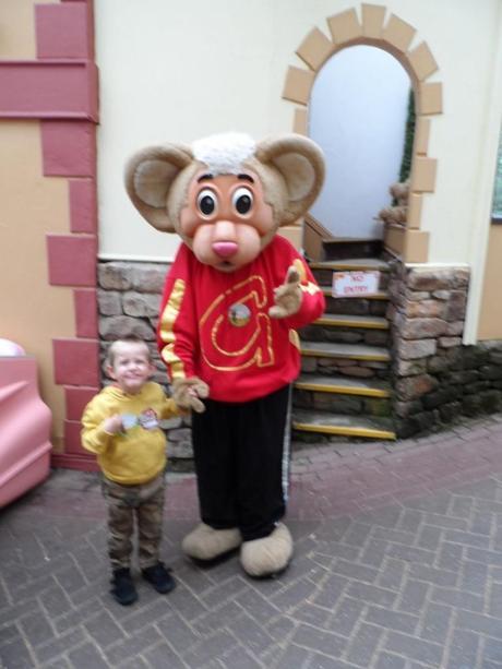 Meeting Gully Mouse Gulliver's Matlock Bath