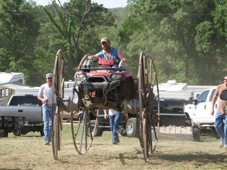 Swamp buggy                       (new way to use those old wheeels - wonder if the guy with the beer had anything to do with it!!)