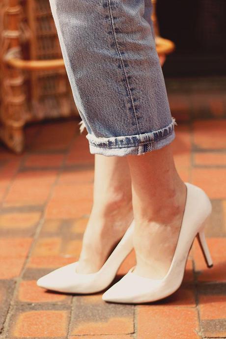 how to wear white stilettos