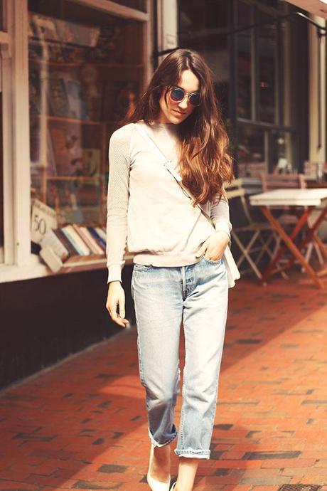 how to wear boyfriend jeans grey sweater