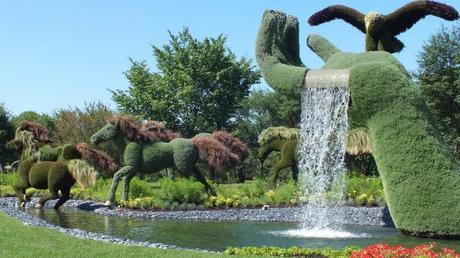 Mother Earth (horses running away) - Mosaiculture - Montreal Botancial Gardens