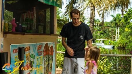 NaplesZoo 02638 L Visiting Naples Zoo with a Grandchild