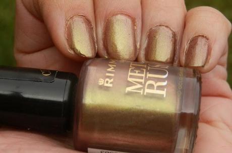 Rimmel London Metal Rush Gold Save The Queen Swatches