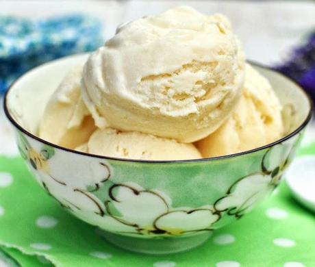 Vanilla Ice Cream (Eggless Recipe, No Ice cream maker needed)