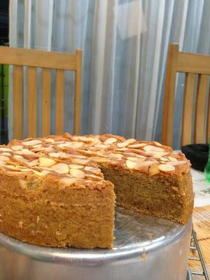 French Almond Cake