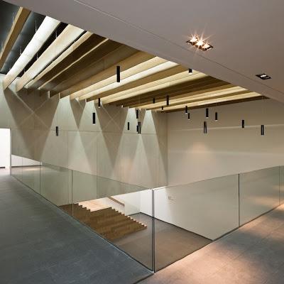 build | theater in spain