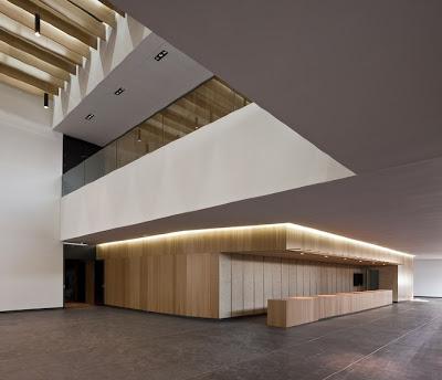 build | theater in spain