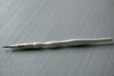 Nanshy liner brush