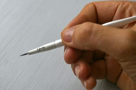 Nanshy liner brush
