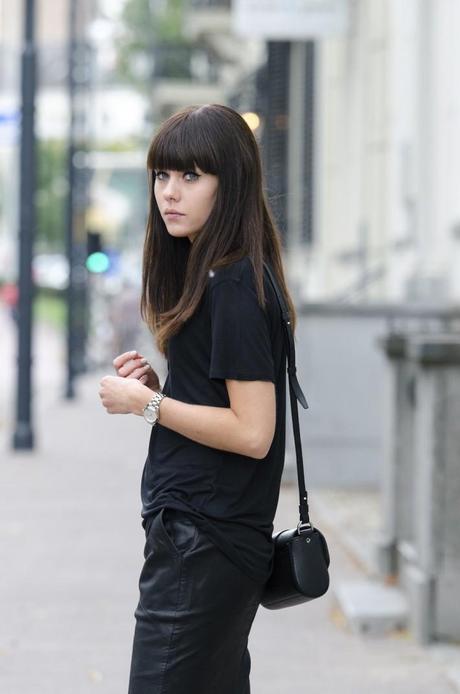 black leather pencil skirt and tee basic look