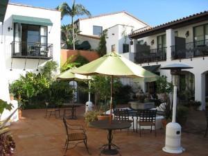 Spanish Garden Inn, courtyard