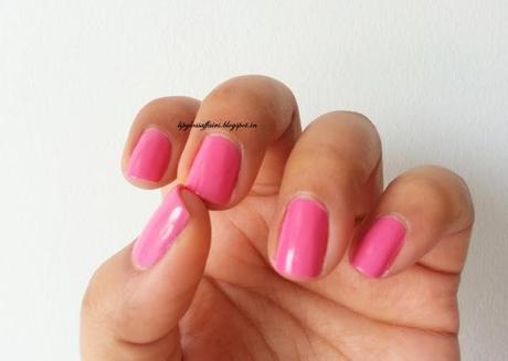 ♥ Bourjois 1 Seconde Nail Polish in Rose Cupcake Review and Swatches ♥