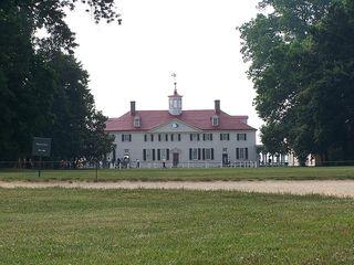 An impressive view of the Mount Vernon George and Martha Washington called home.