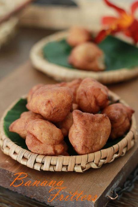 BANANA FRITTERS - Guest post by RATHAI of RATHAI's RECIPES