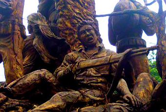 Cainta Rizal ; "Bantayog Ng Mga Bayani" The Hunters-ROTC Guerillas