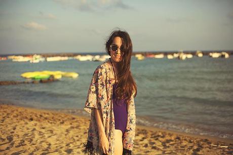 how to wear a swimsuit with a kimono