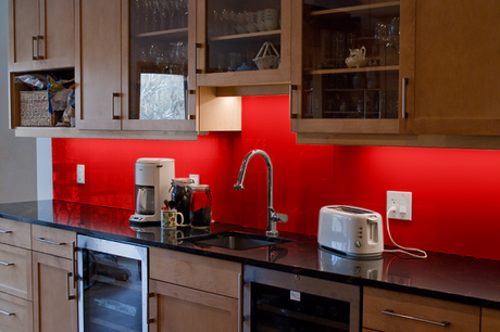 backsplash single piece of colored glass