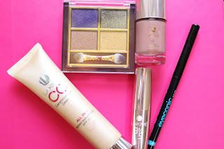 Neutral Wearable Look